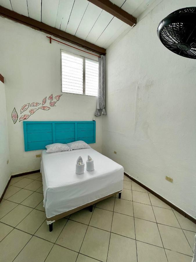 Hostal Inn 2 Flores Exterior photo
